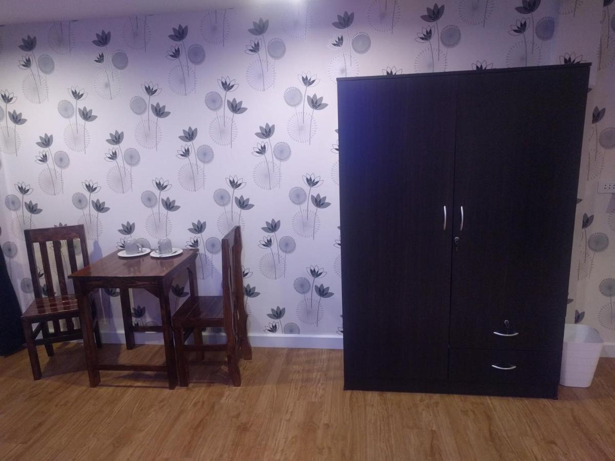 Gw Guesthouse Паттайя Экстерьер фото