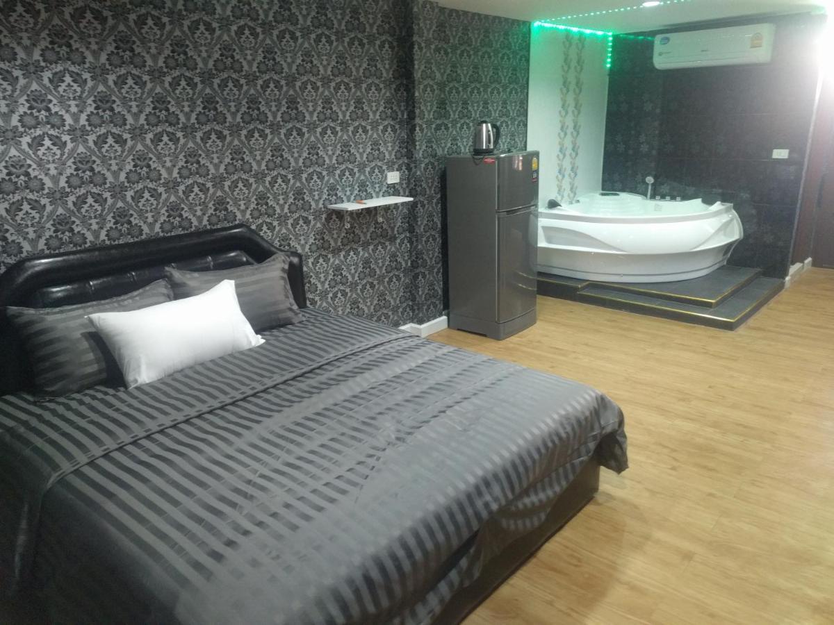 Gw Guesthouse Паттайя Экстерьер фото