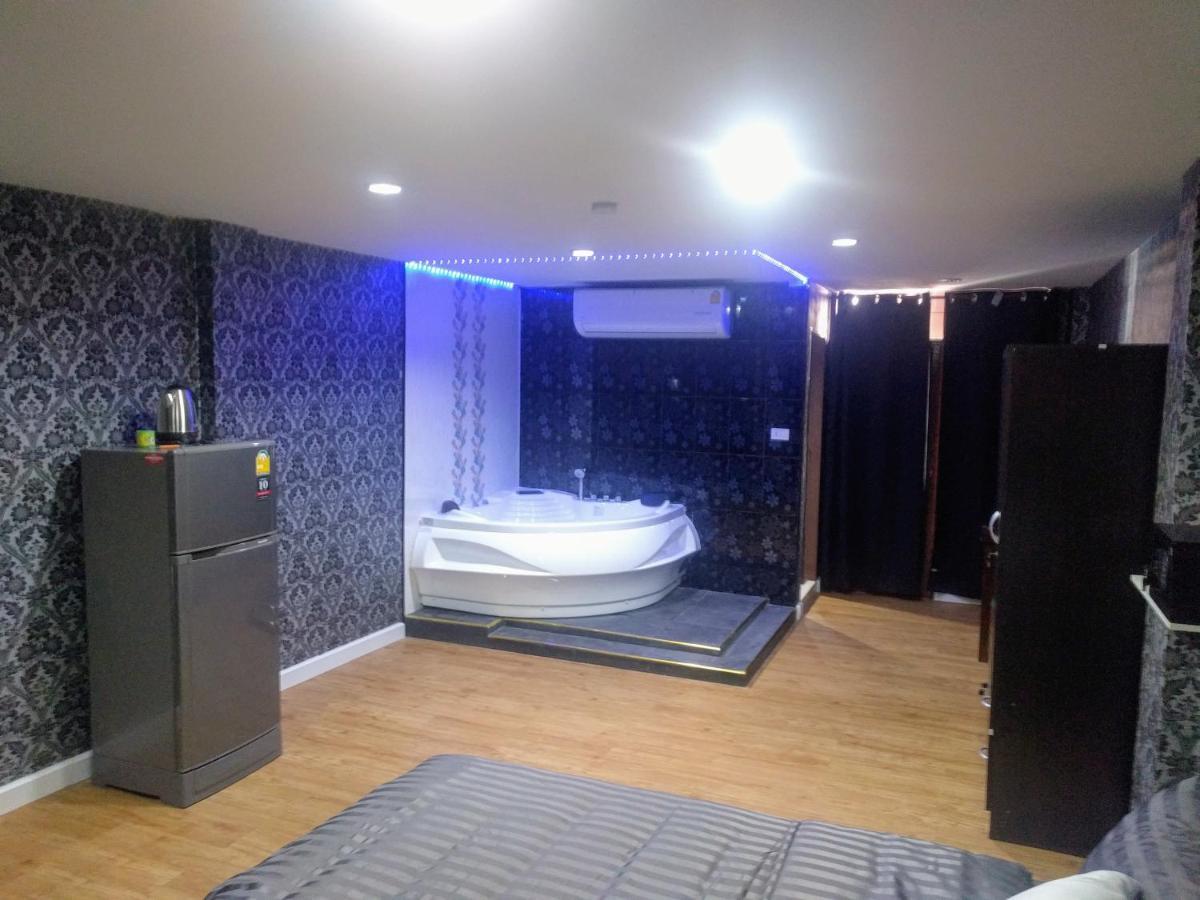 Gw Guesthouse Паттайя Экстерьер фото